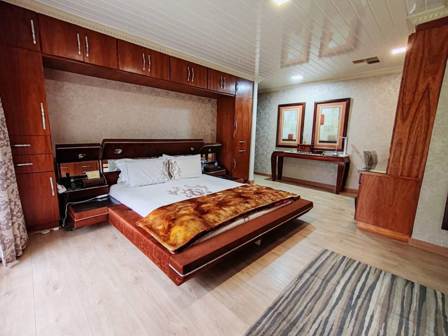 4 Bedroom Property for Sale in Van Der Hoff Park North West